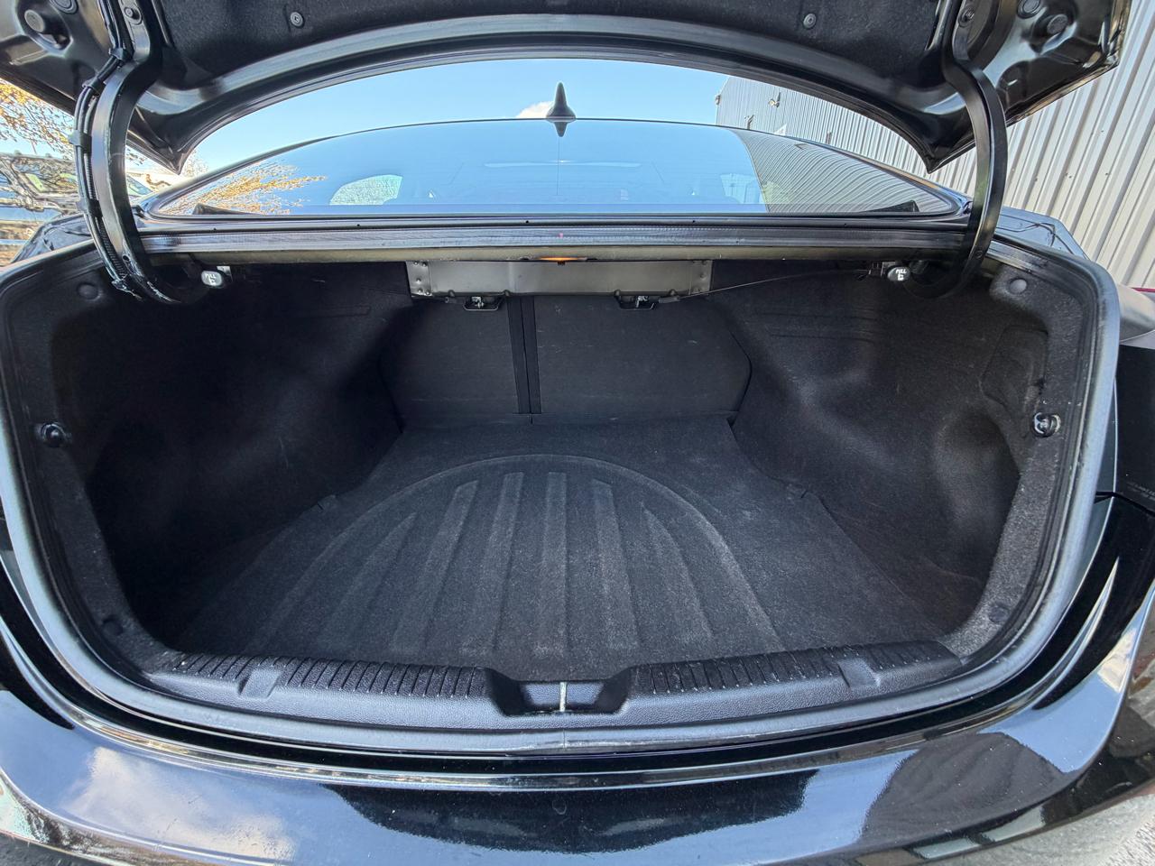 Hyundai Elantra GLS M/T 2013