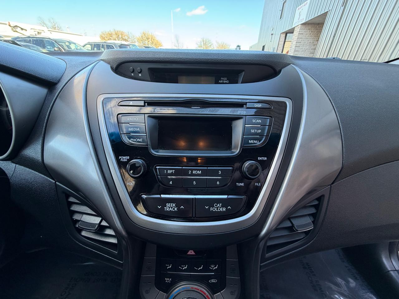 Hyundai Elantra GLS M/T 2013