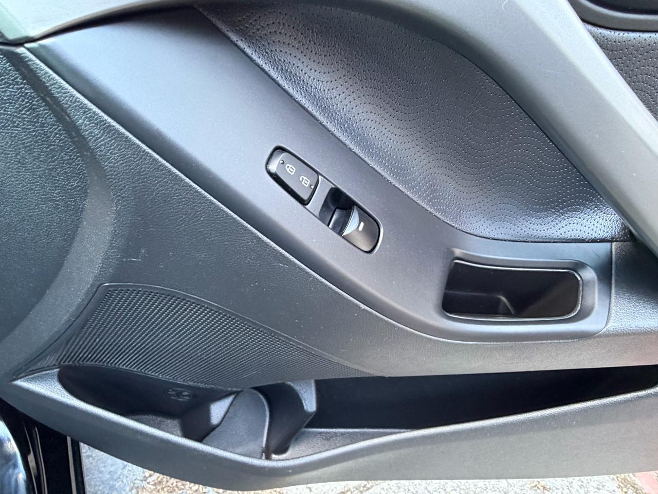 Hyundai Elantra GLS M/T 2013