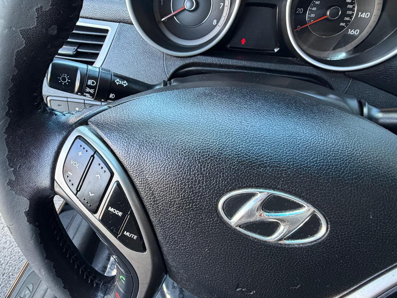 Hyundai Elantra GLS M/T 2013