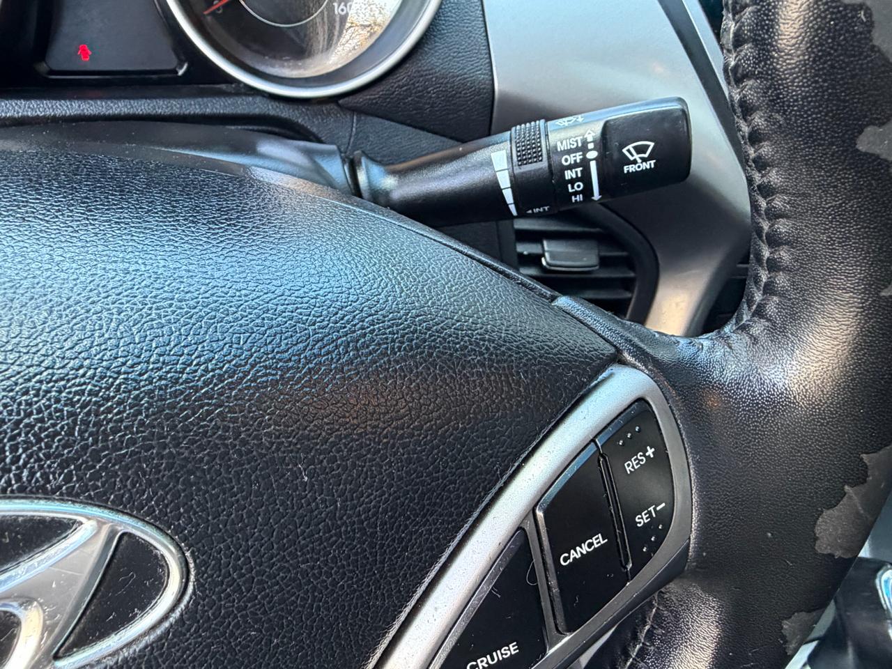 Hyundai Elantra GLS M/T 2013