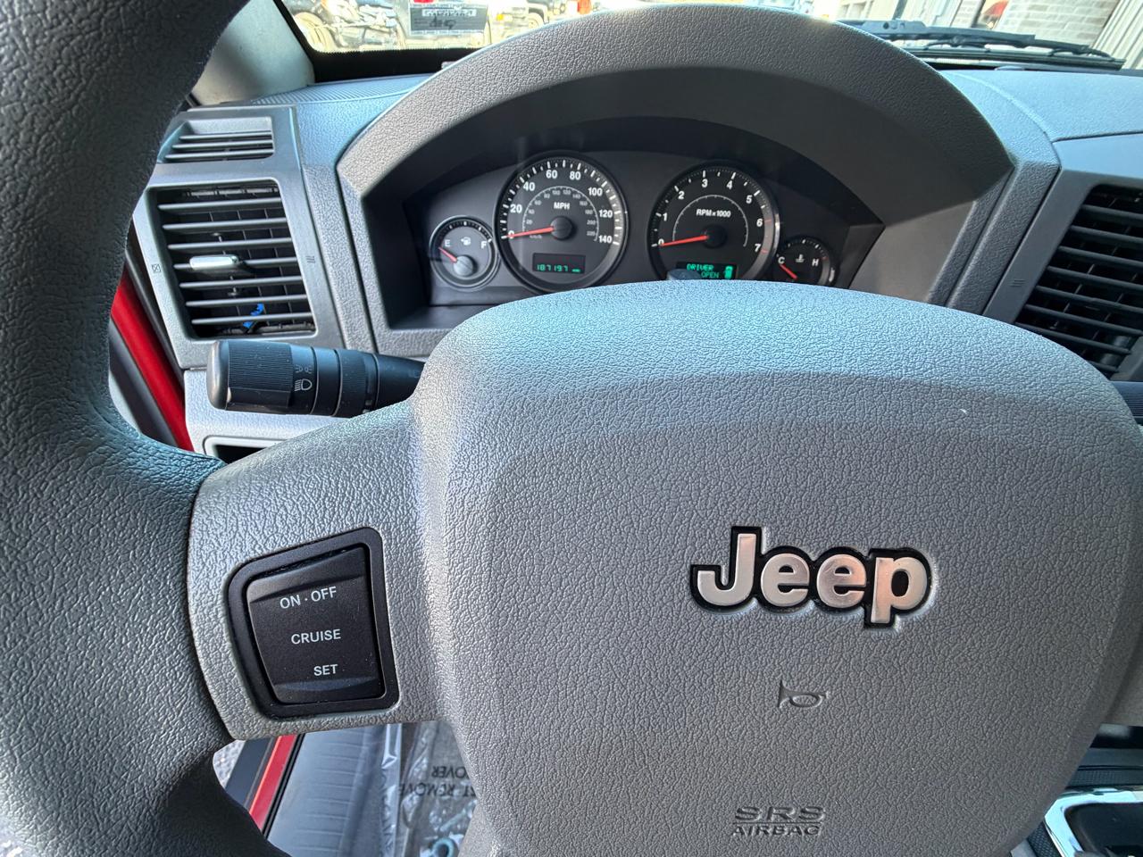 Jeep Grand Cherokee Laredo 4WD 2005