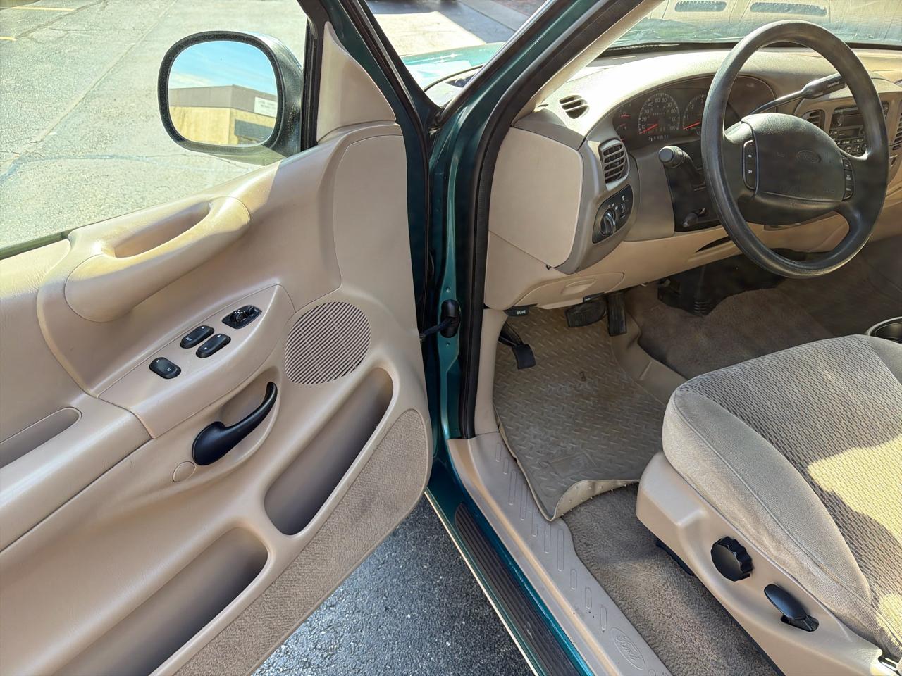 Ford F-150 XL SuperCab Short Bed 2WD 1998