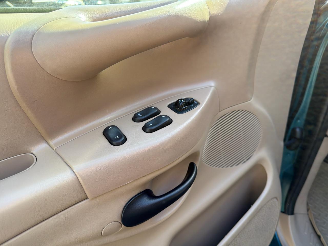 Ford F-150 XL SuperCab Short Bed 2WD 1998