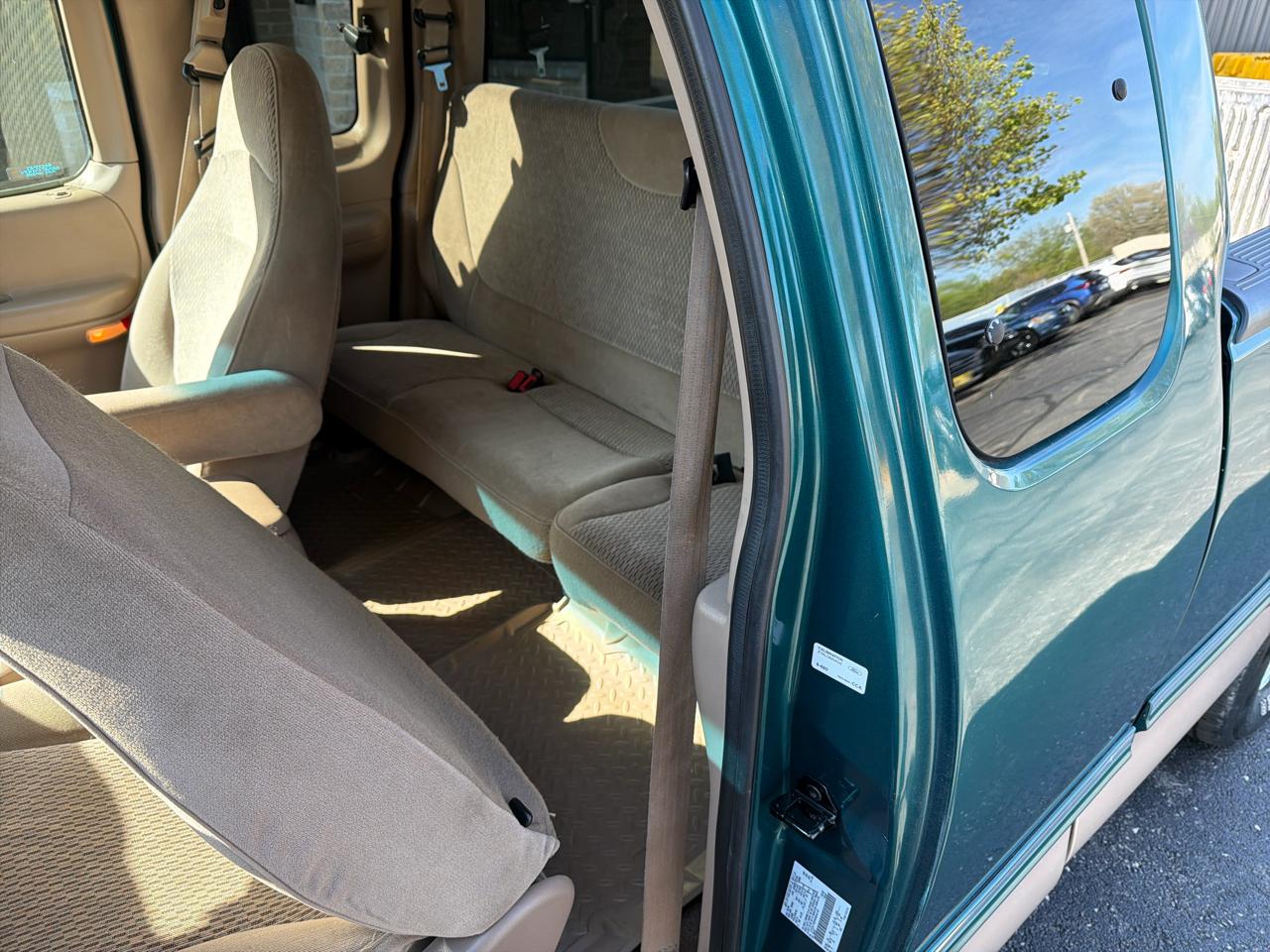 Ford F-150 XL SuperCab Short Bed 2WD 1998