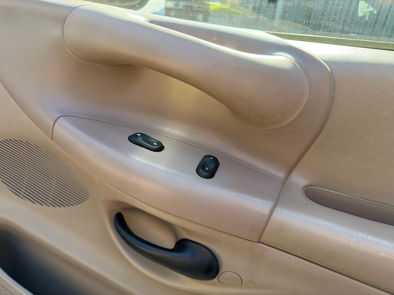 Ford F-150 XL SuperCab Short Bed 2WD 1998