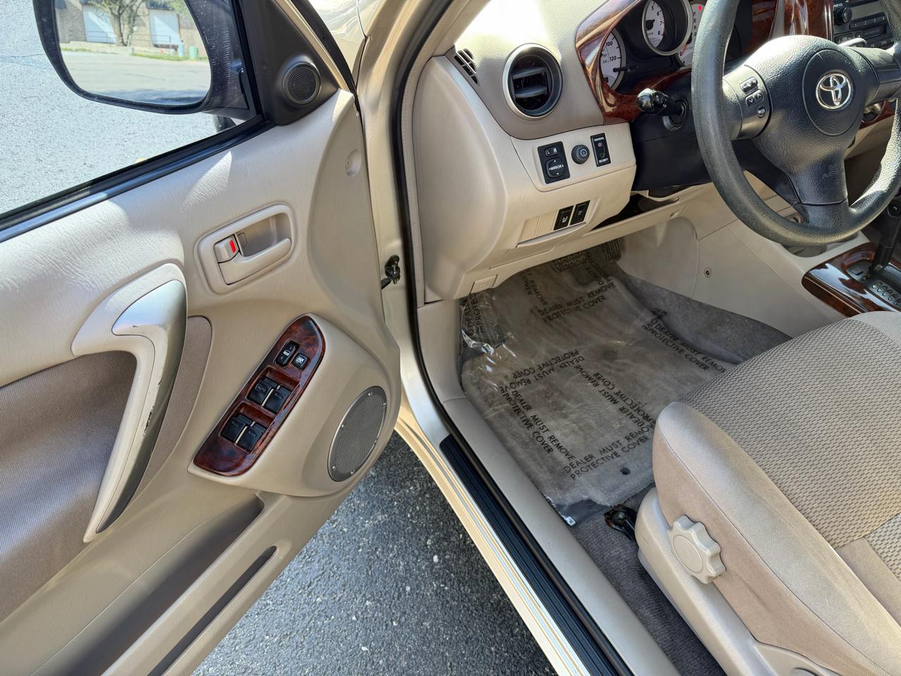 Toyota RAV4 2WD 2004