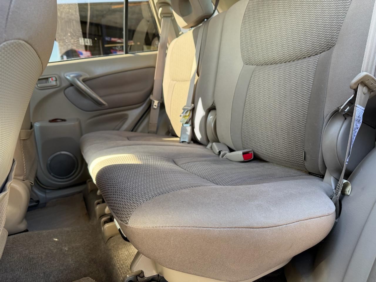 Toyota RAV4 2WD 2004