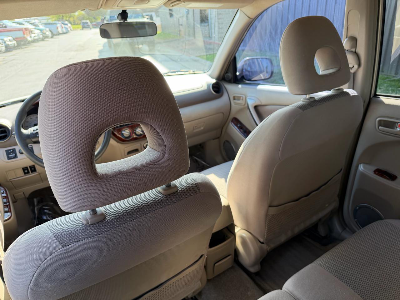 Toyota RAV4 2WD 2004