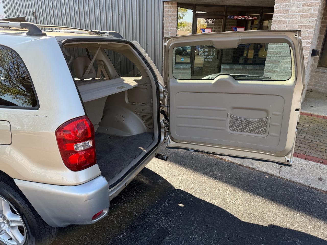 Toyota RAV4 2WD 2004