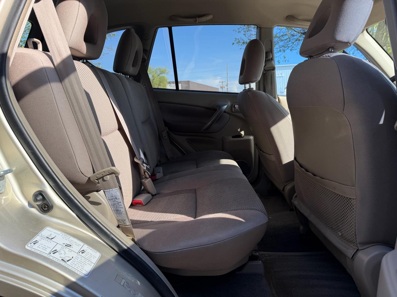 Toyota RAV4 2WD 2004