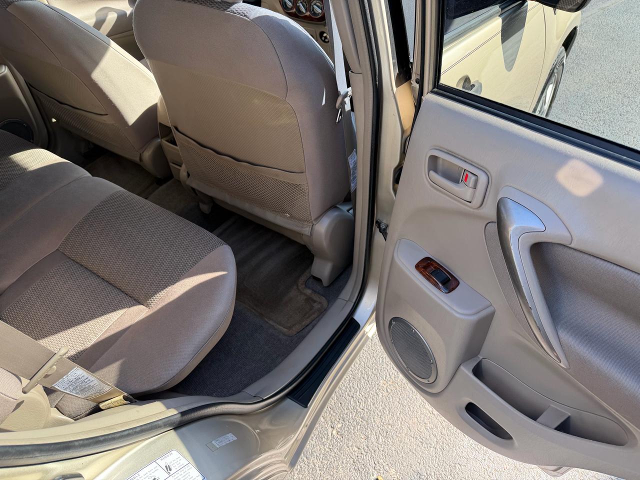 Toyota RAV4 2WD 2004