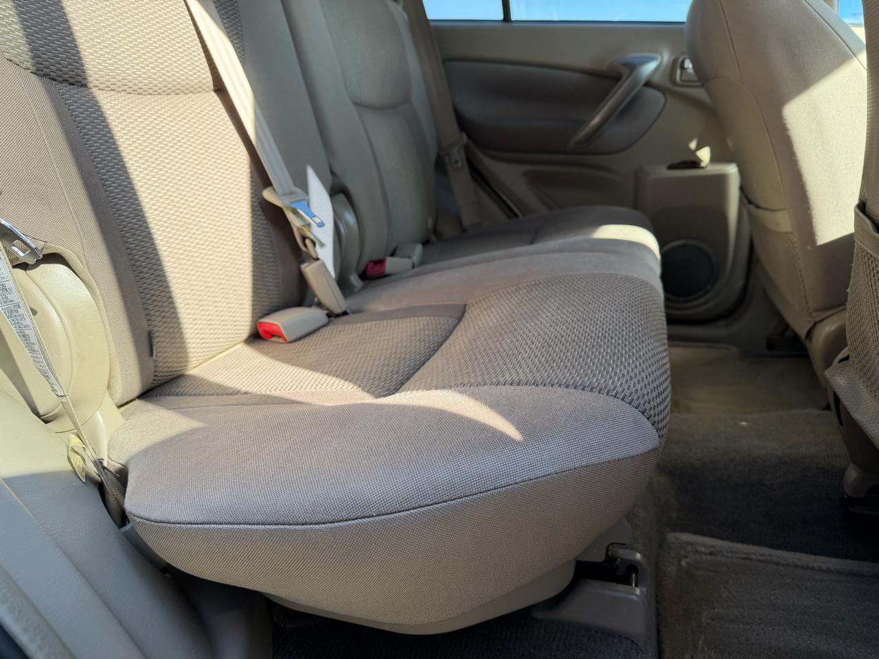 Toyota RAV4 2WD 2004