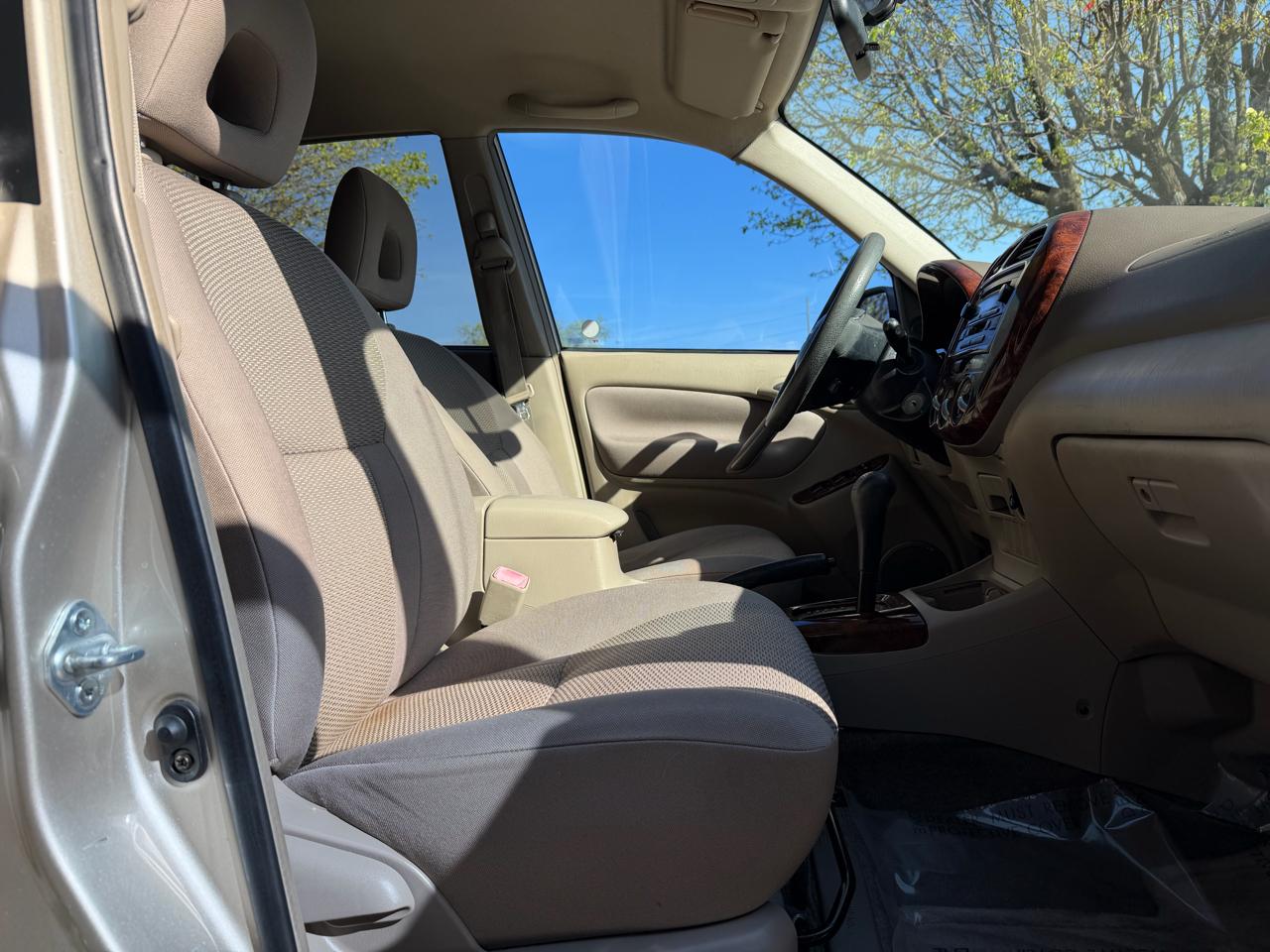 Toyota RAV4 2WD 2004