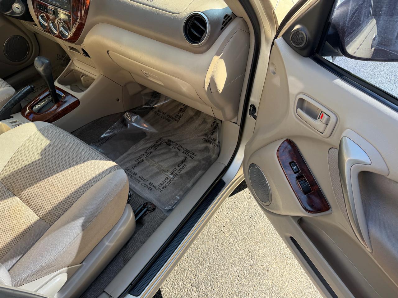 Toyota RAV4 2WD 2004