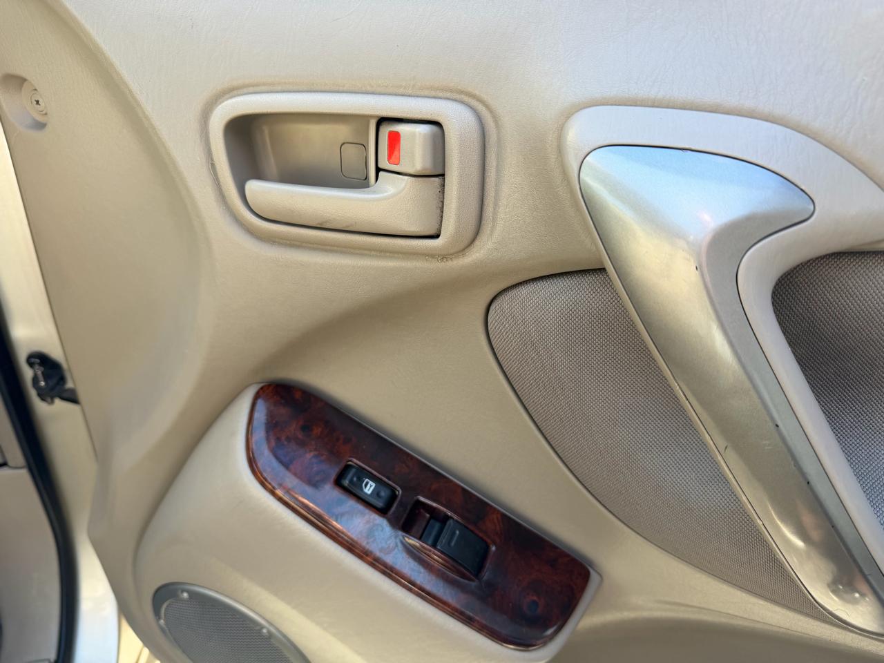 Toyota RAV4 2WD 2004