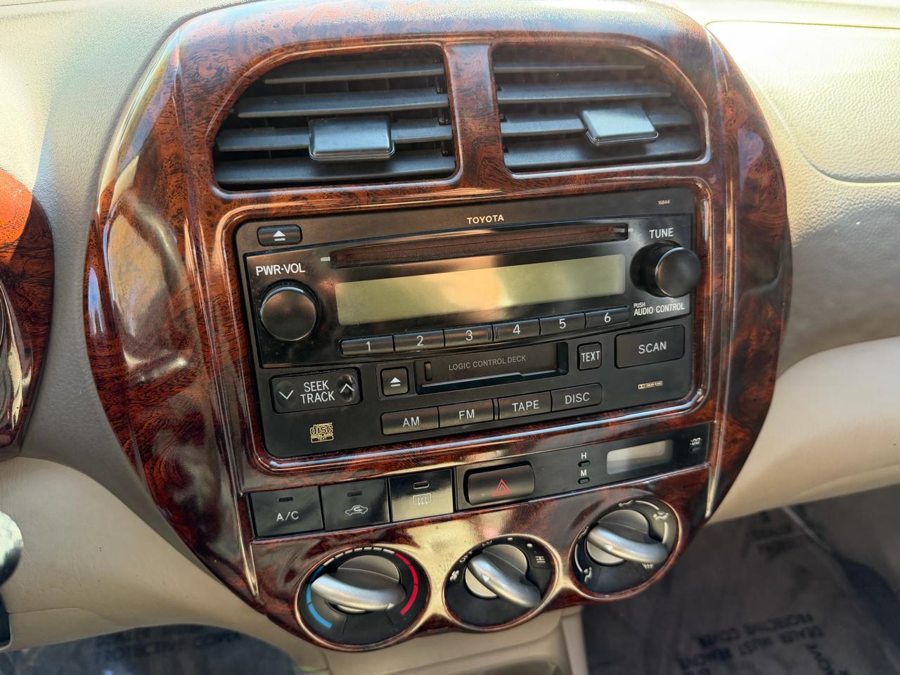 Toyota RAV4 2WD 2004