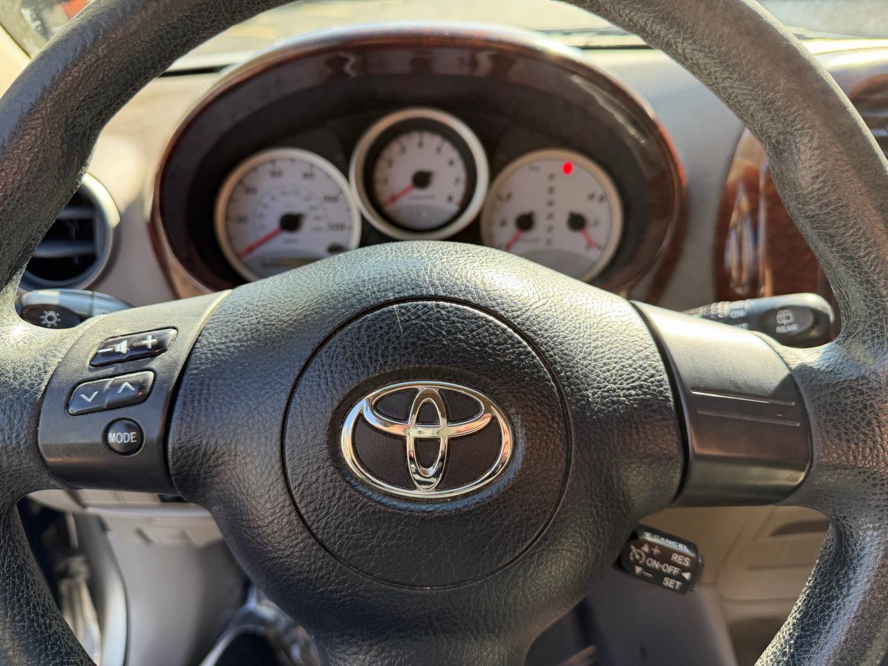 Toyota RAV4 2WD 2004