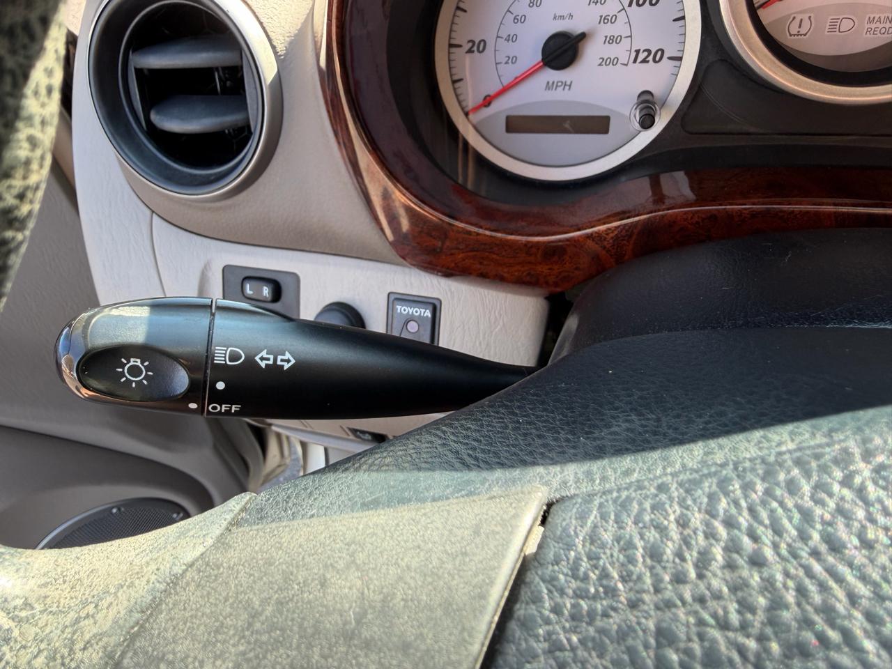 Toyota RAV4 2WD 2004