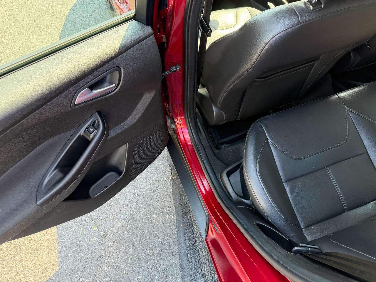 Ford Focus SE Sedan 2016