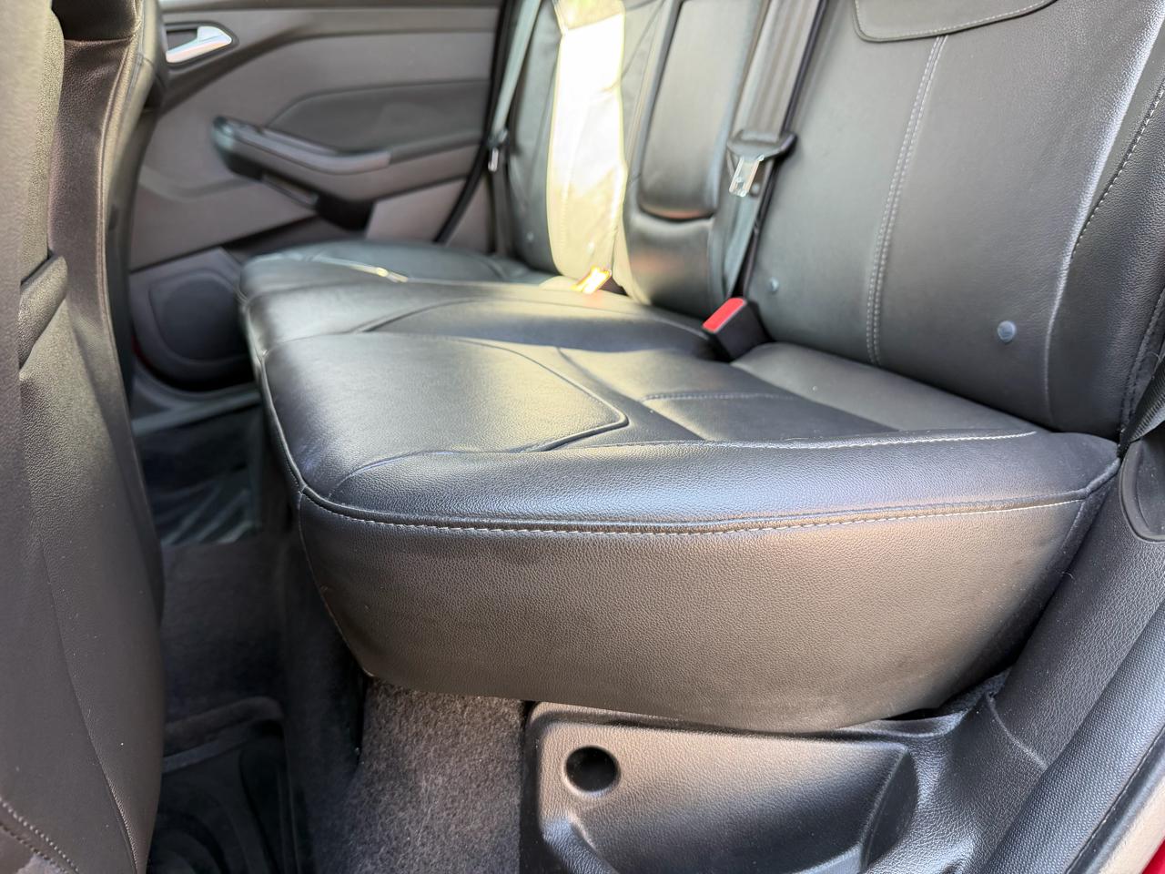 Ford Focus SE Sedan 2016