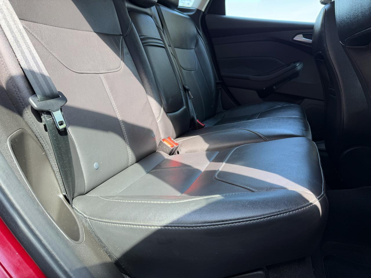 Ford Focus SE Sedan 2016