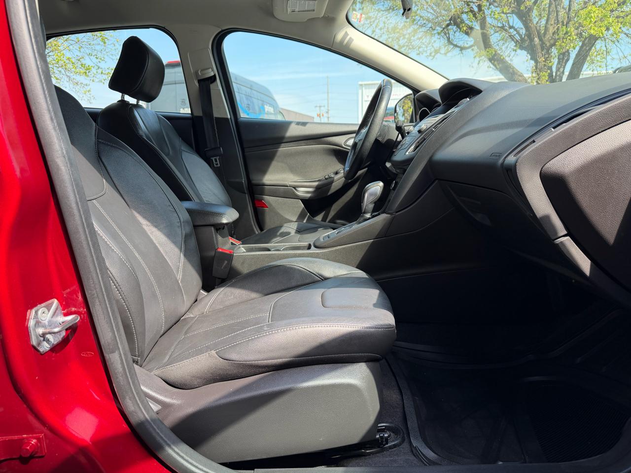 Ford Focus SE Sedan 2016