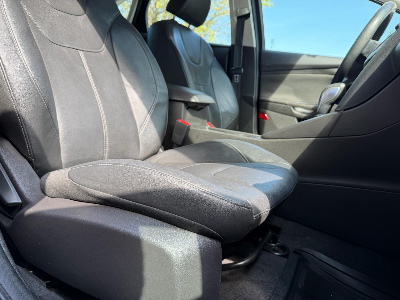 Ford Focus SE Sedan 2016