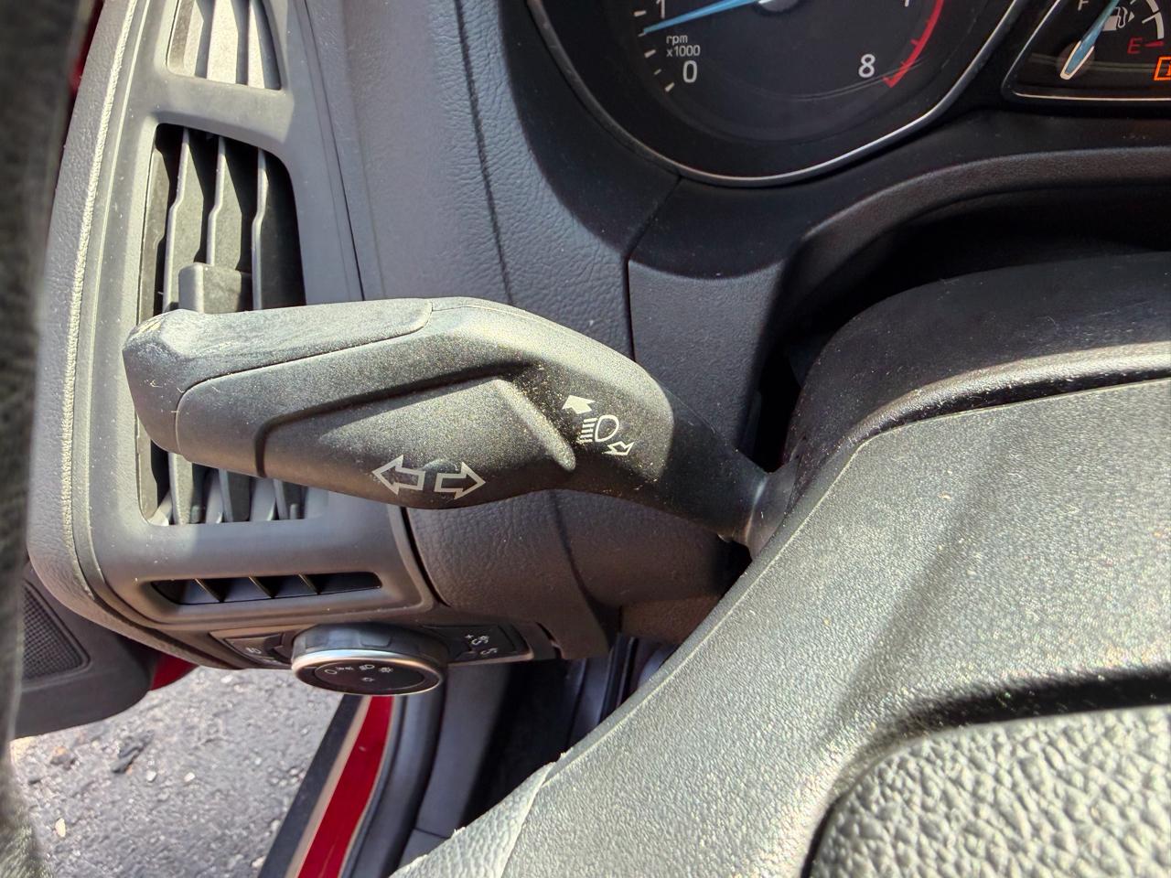 Ford Focus SE Sedan 2016