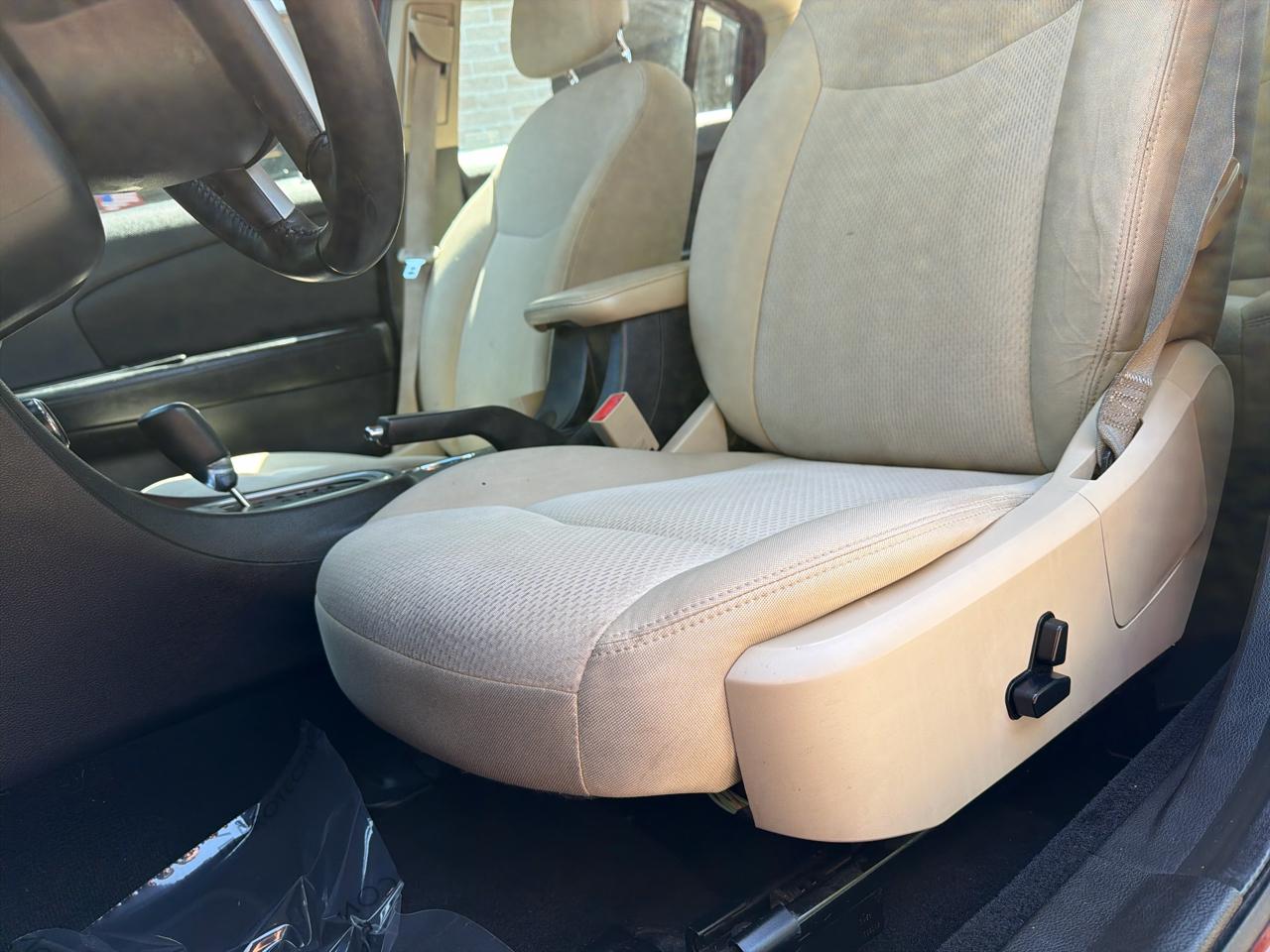 Chrysler 200 Touring 2012