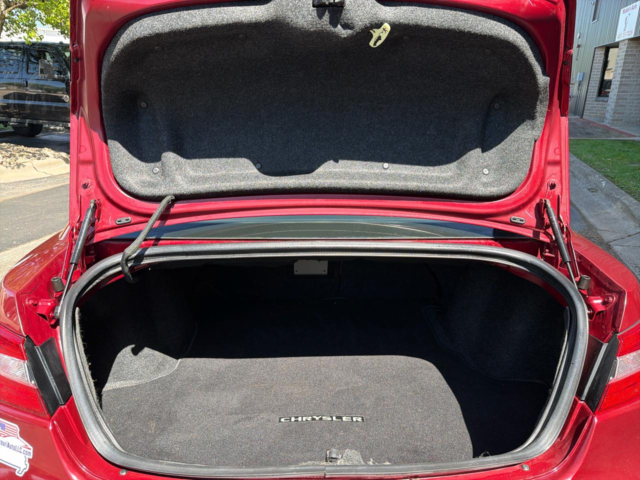 Chrysler 200 Touring 2012