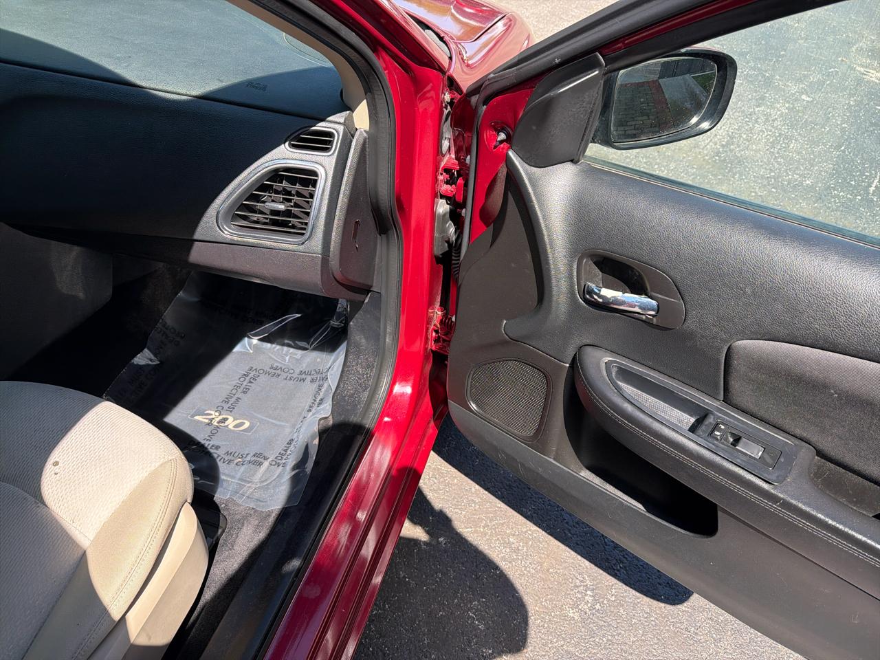 Chrysler 200 Touring 2012