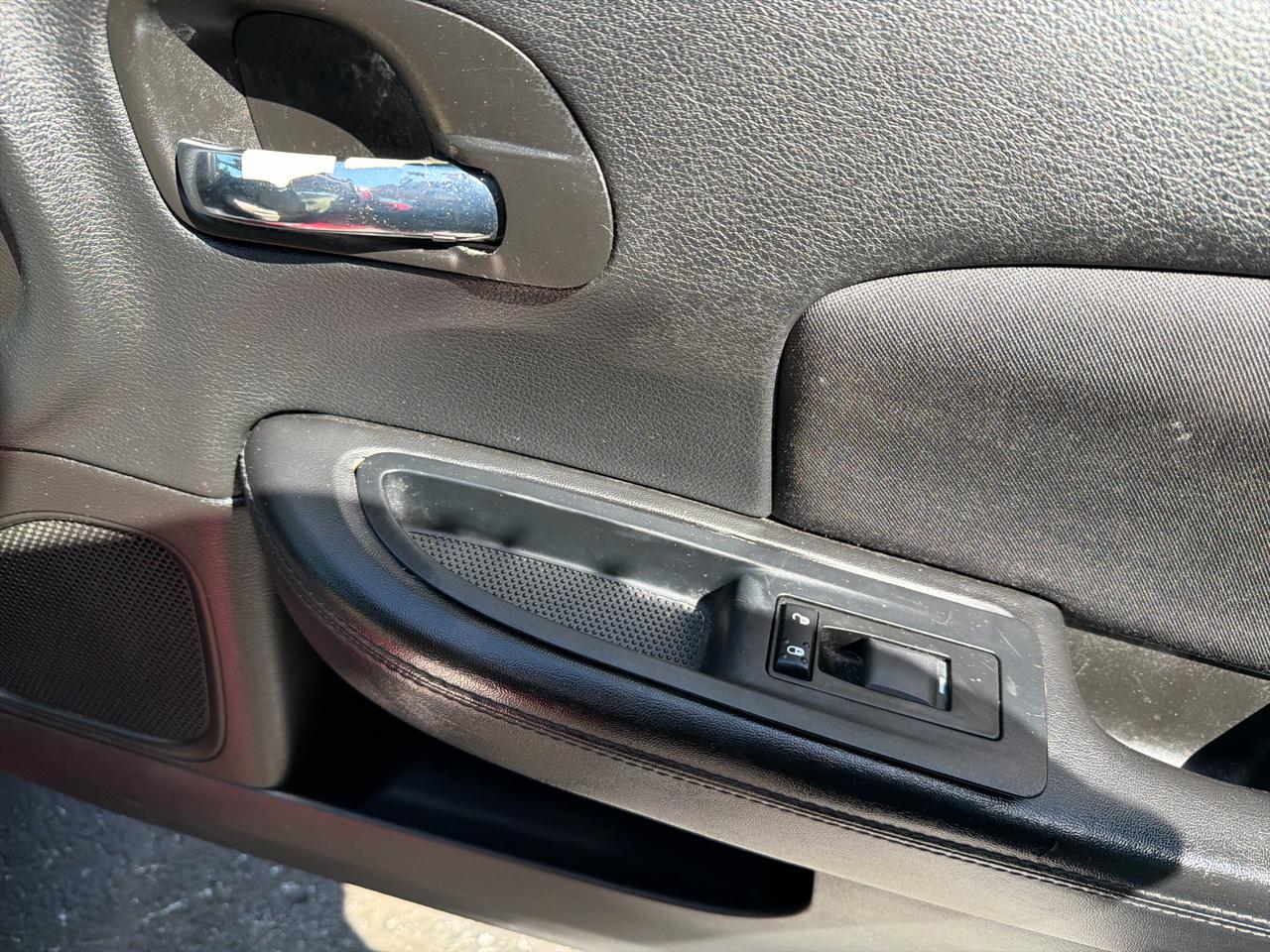 Chrysler 200 Touring 2012