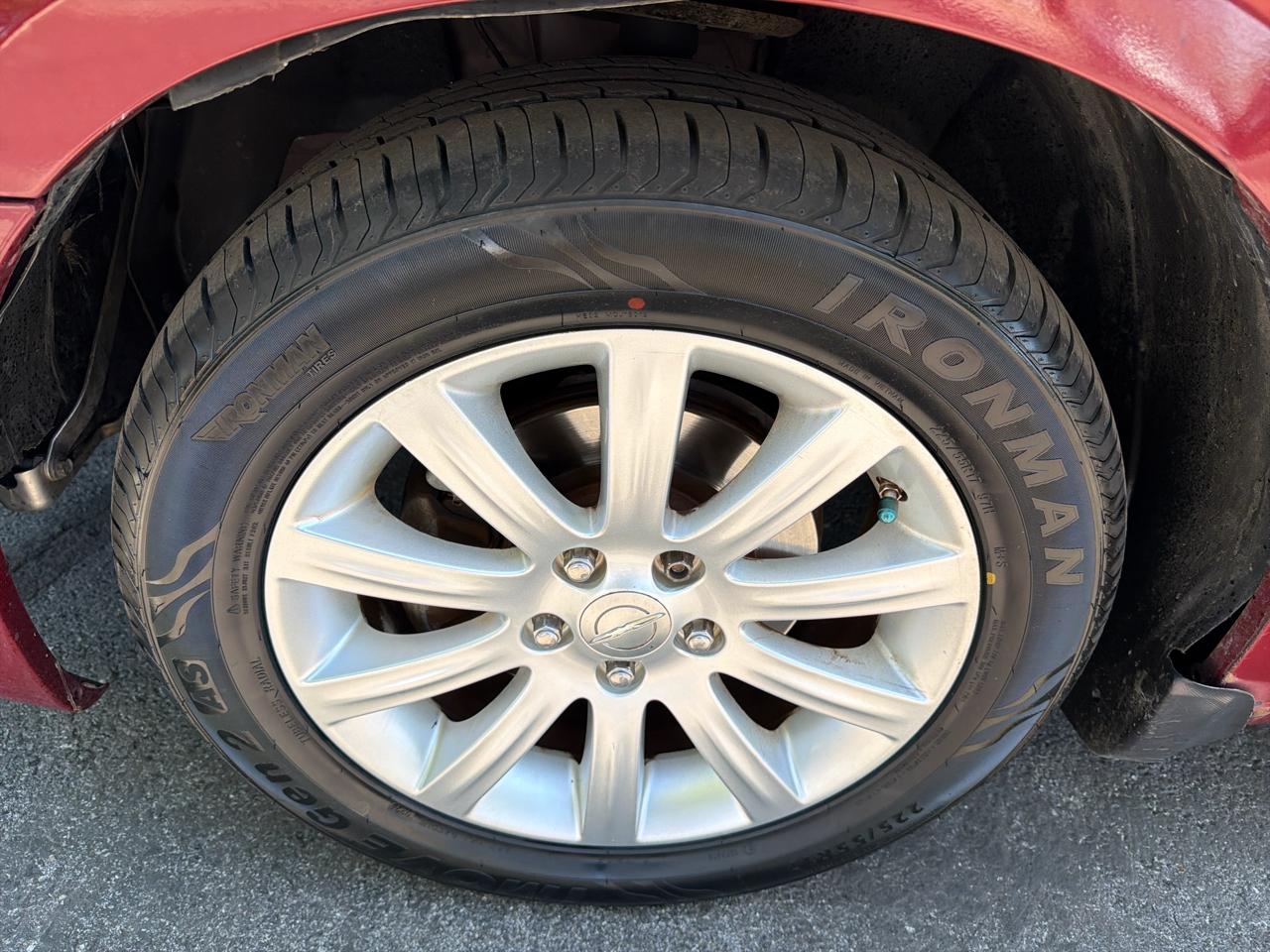 Chrysler 200 Touring 2012