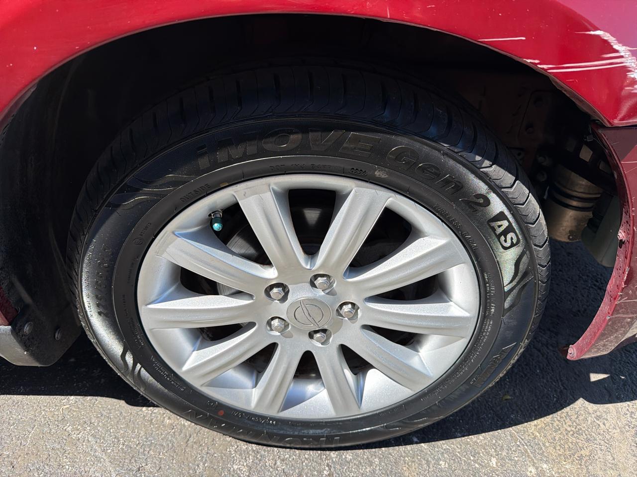 Chrysler 200 Touring 2012