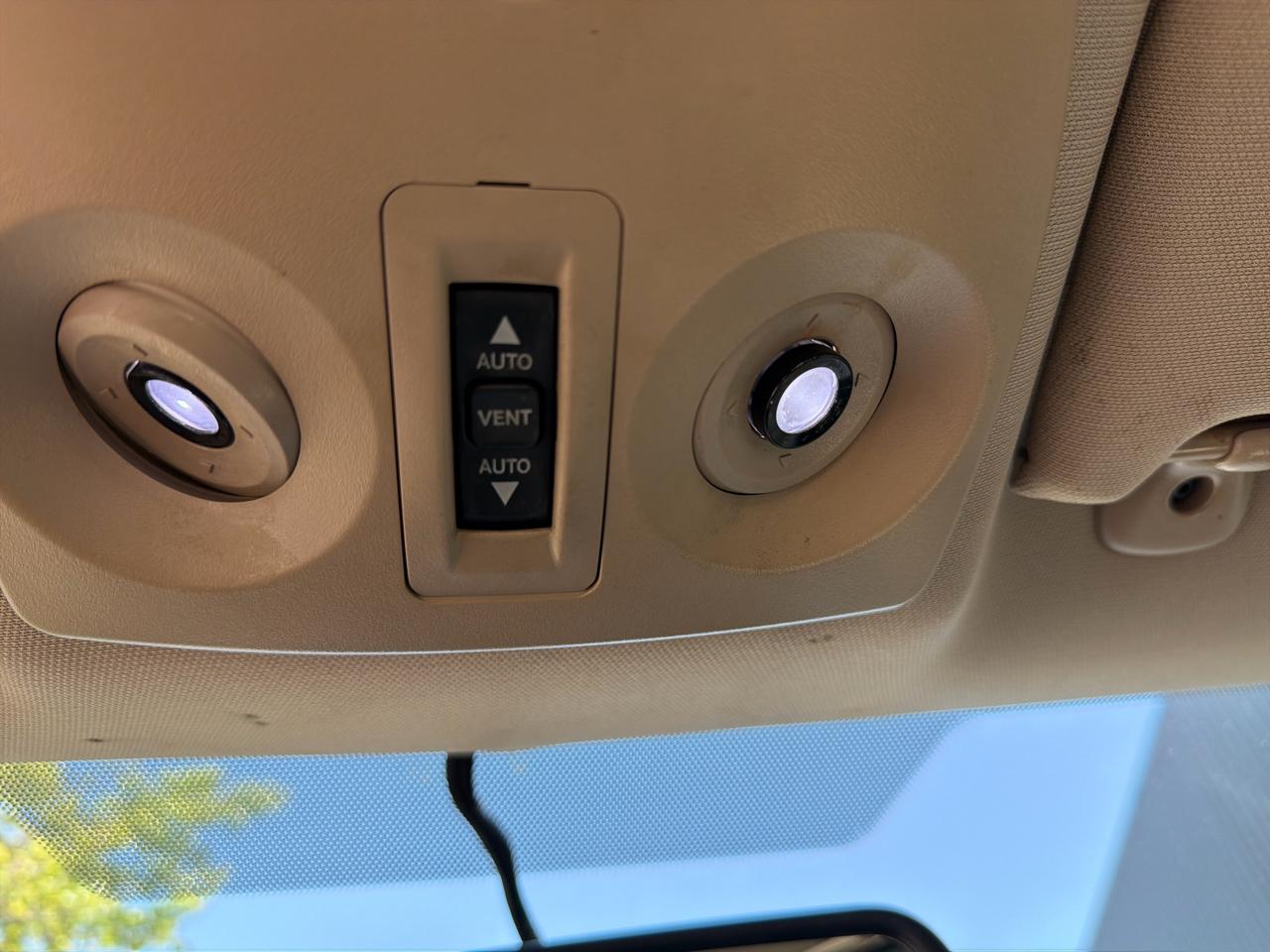 Chrysler 200 Touring 2012