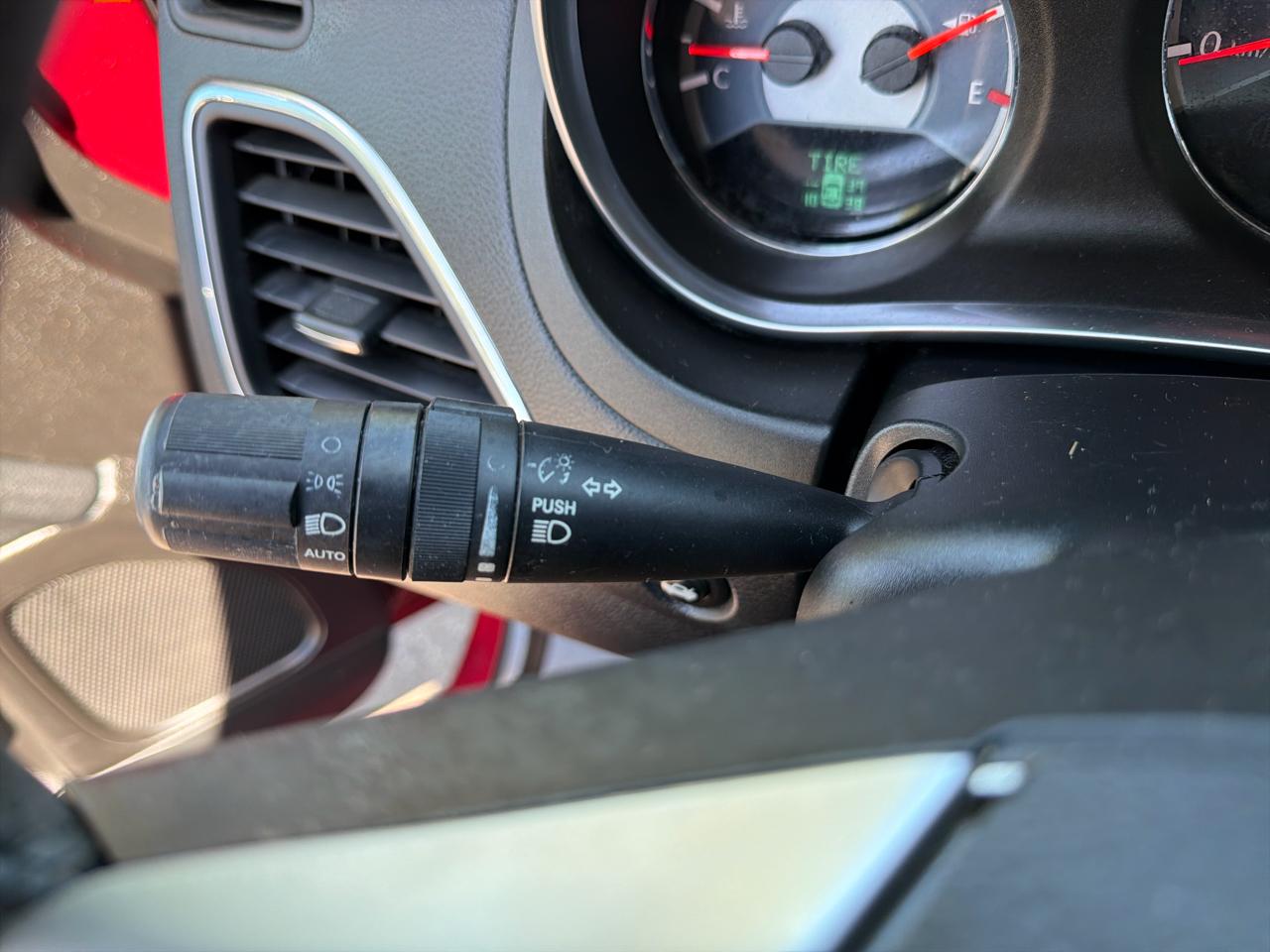 Chrysler 200 Touring 2012