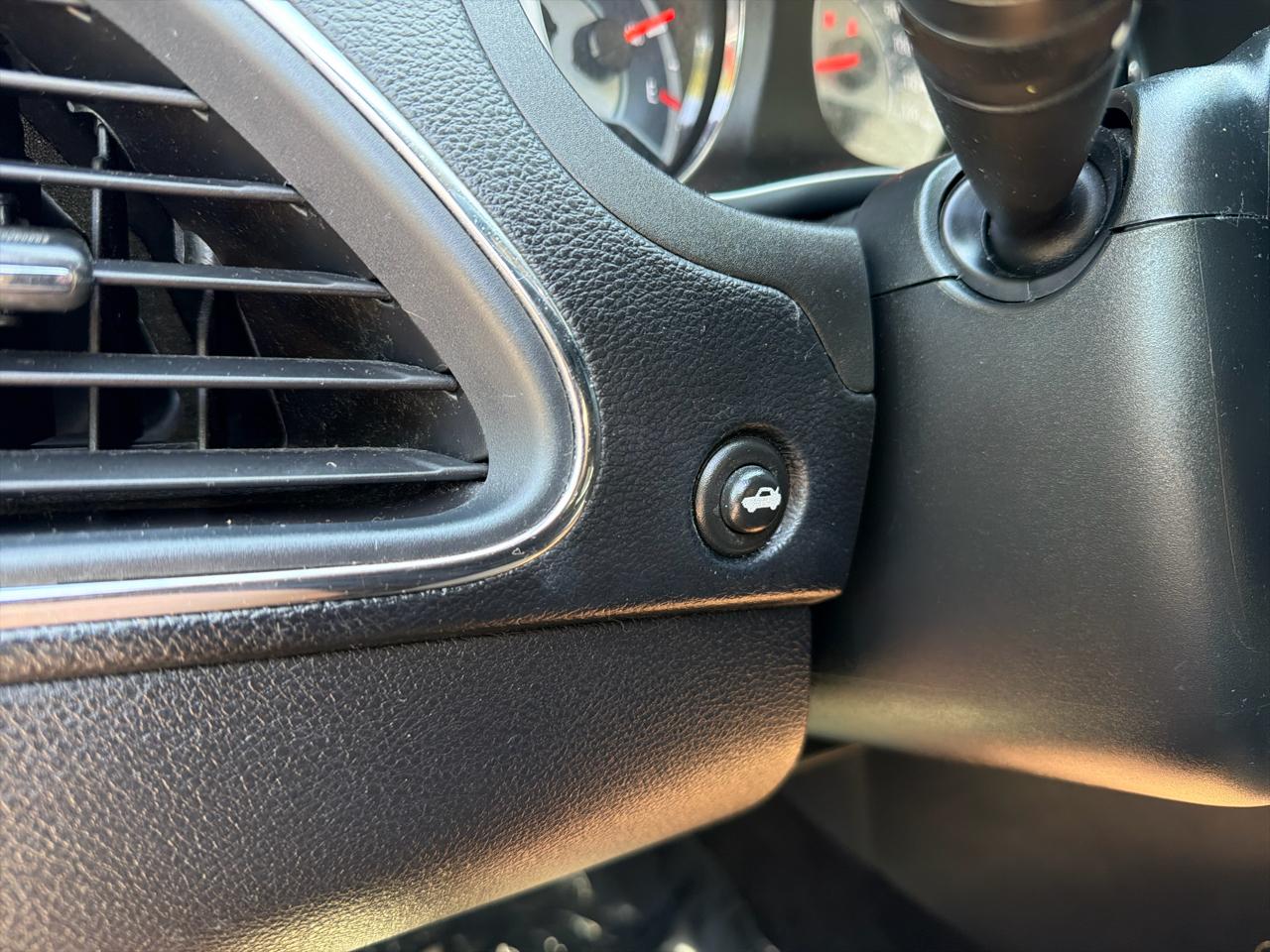 Chrysler 200 Touring 2012