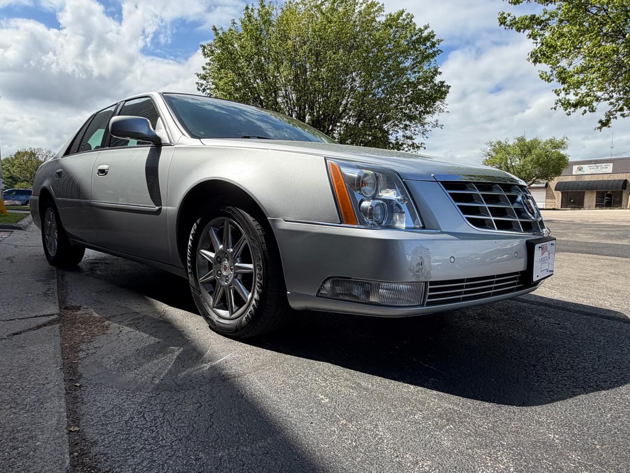 Cadillac DTS Luxury 2010