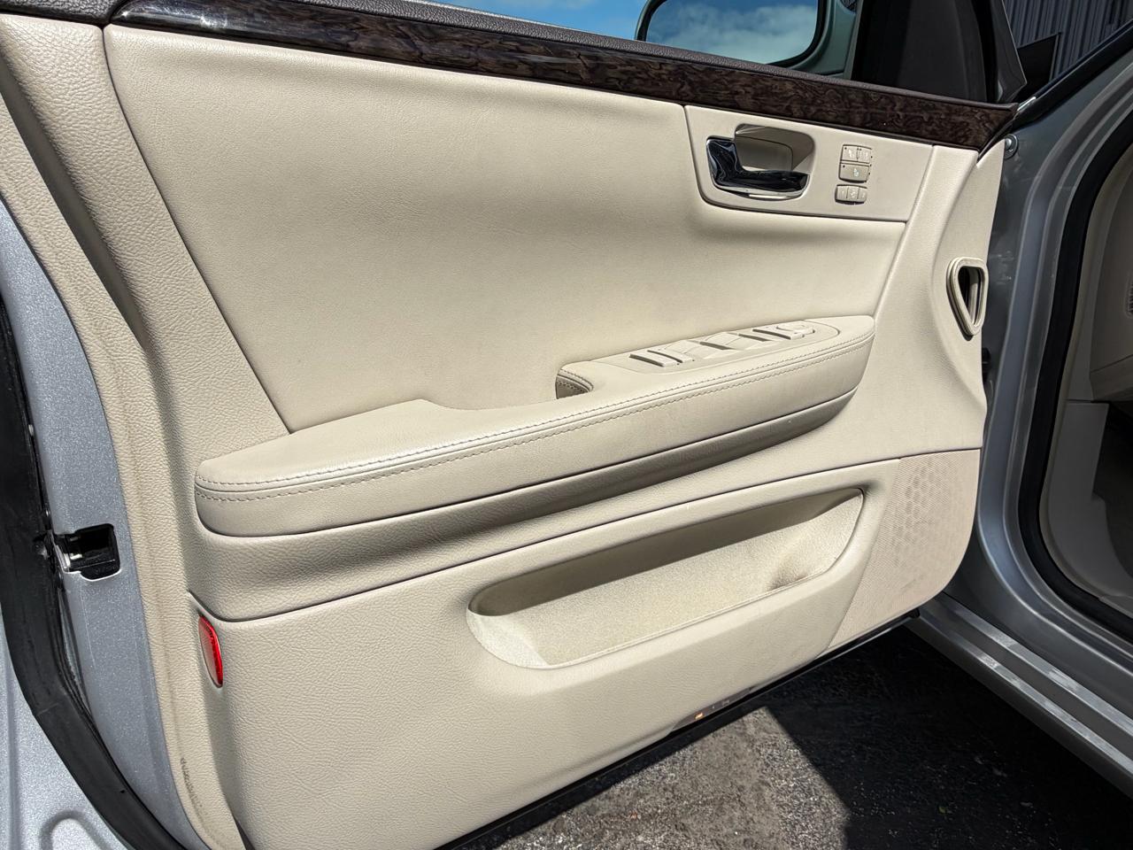 Cadillac DTS Luxury 2010