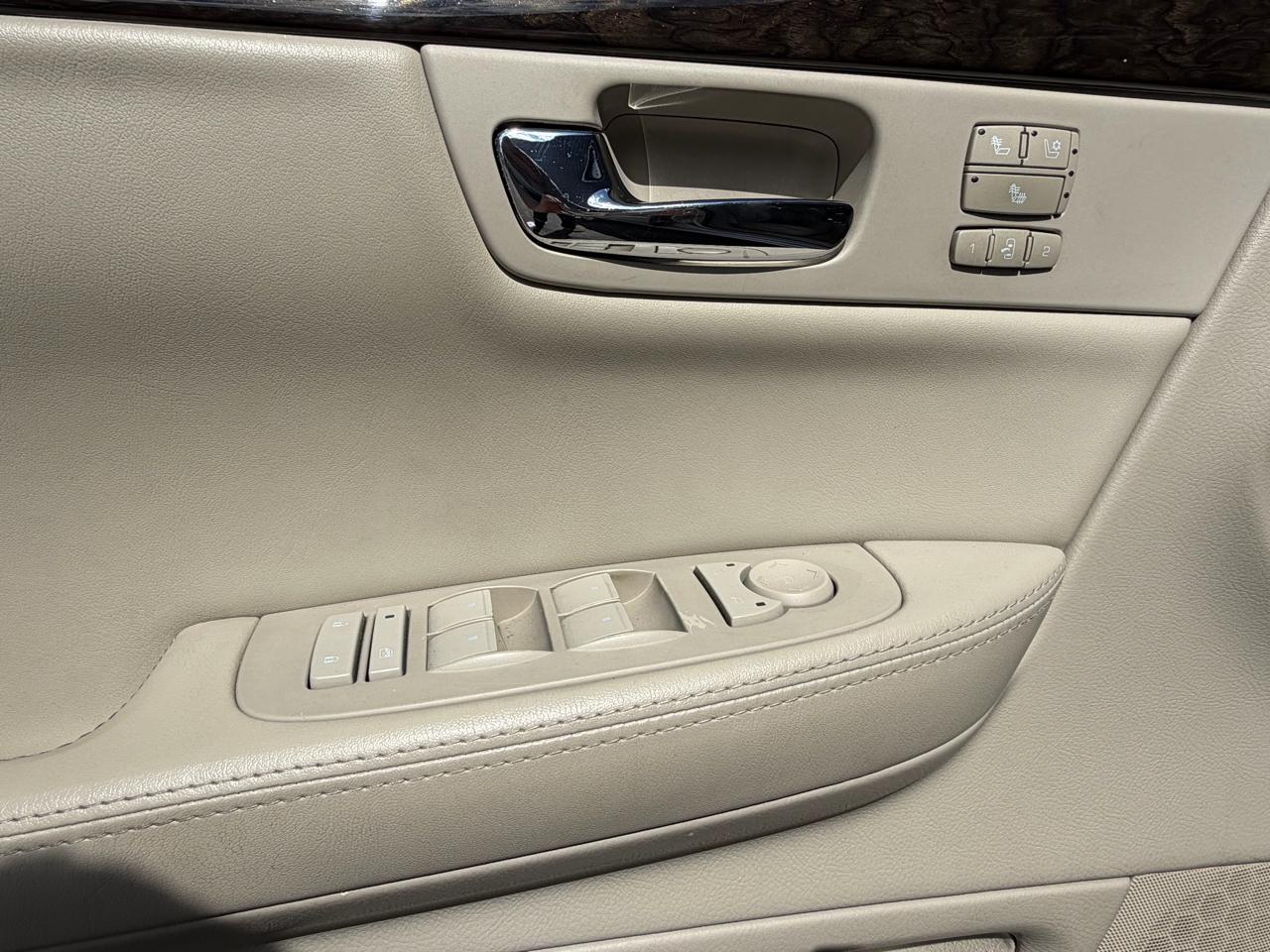 Cadillac DTS Luxury 2010