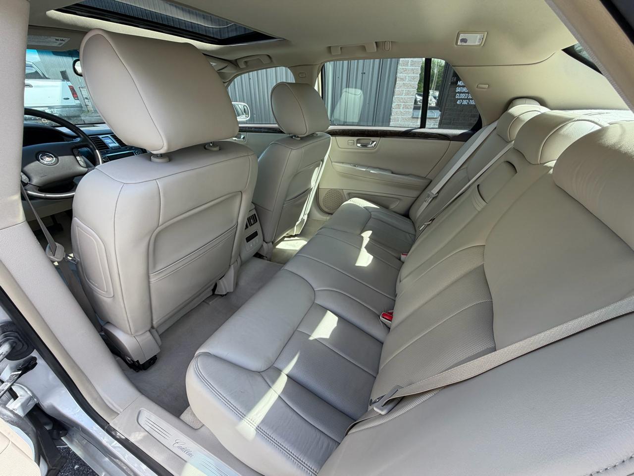 Cadillac DTS Luxury 2010