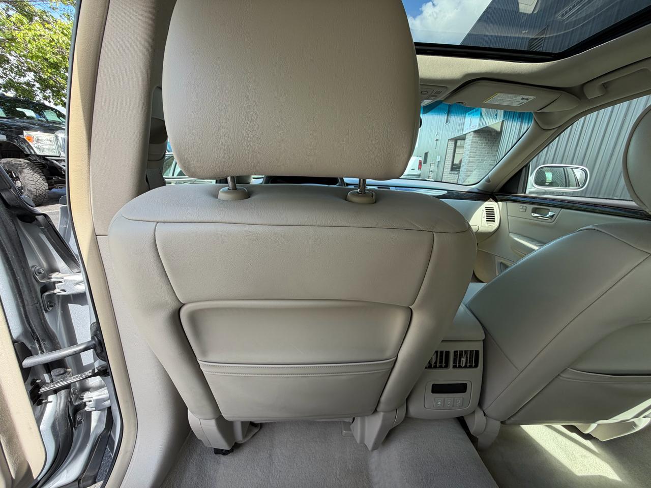 Cadillac DTS Luxury 2010