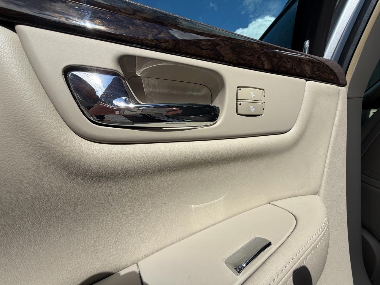 Cadillac DTS Luxury 2010