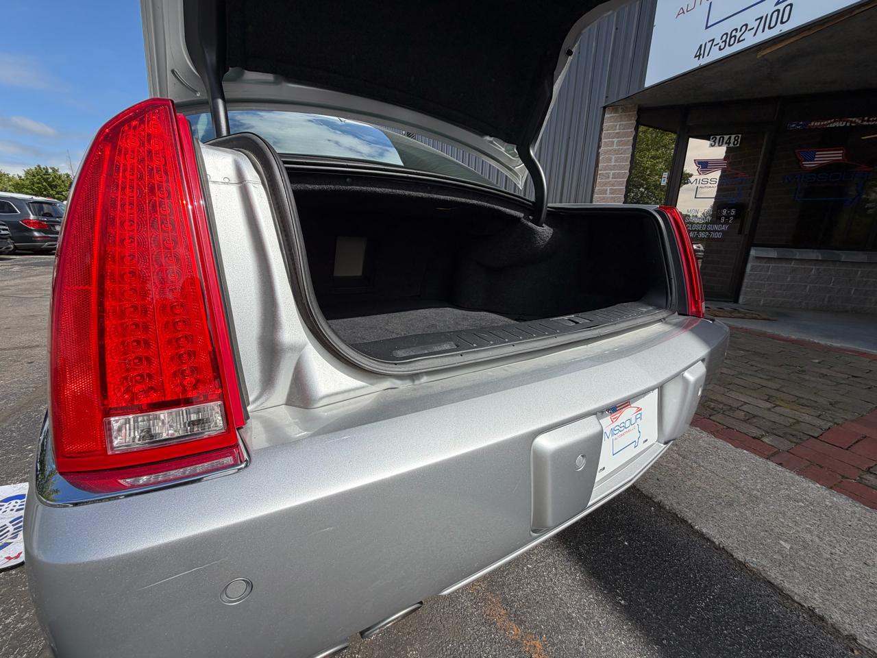 Cadillac DTS Luxury 2010