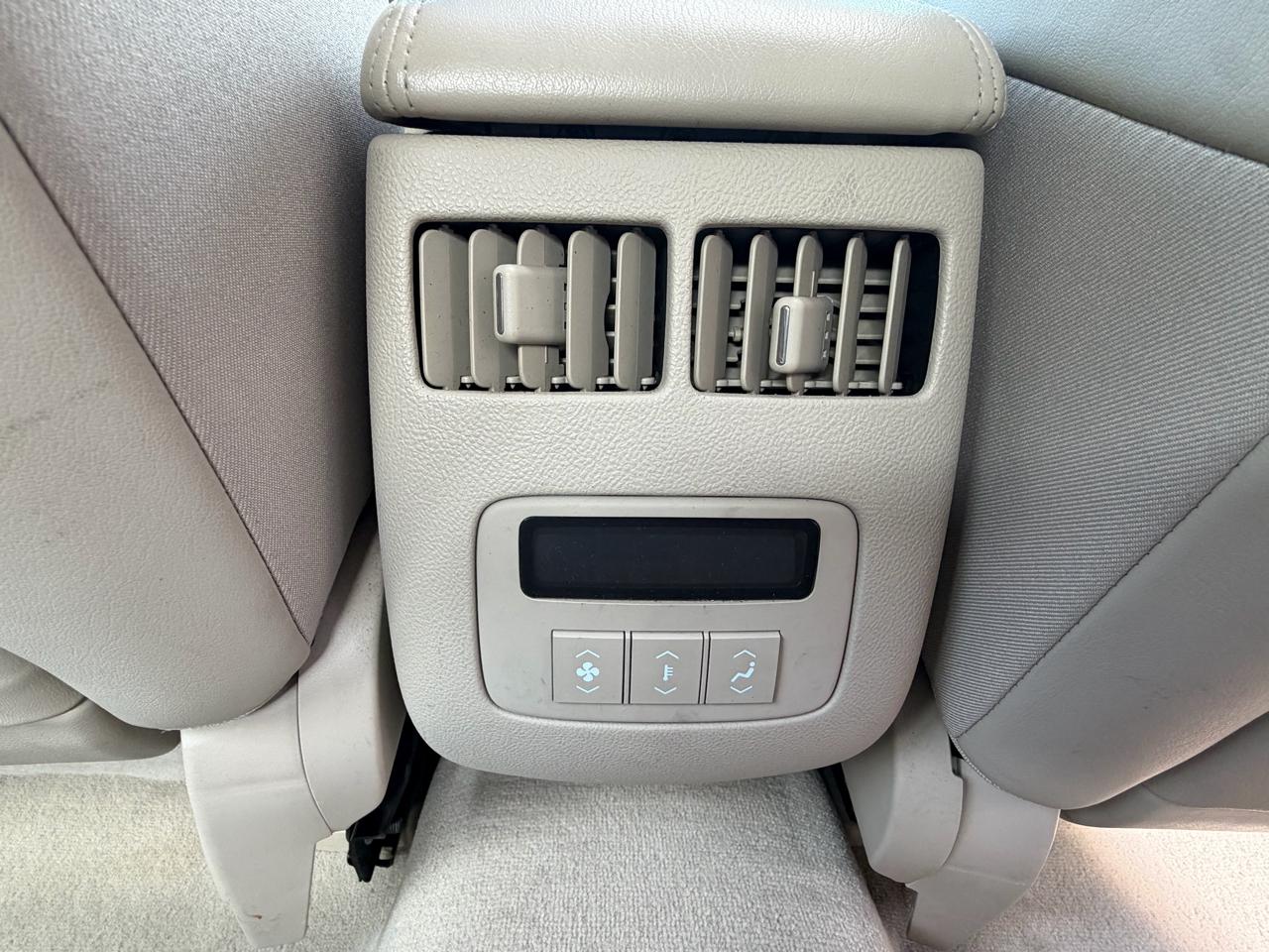 Cadillac DTS Luxury 2010