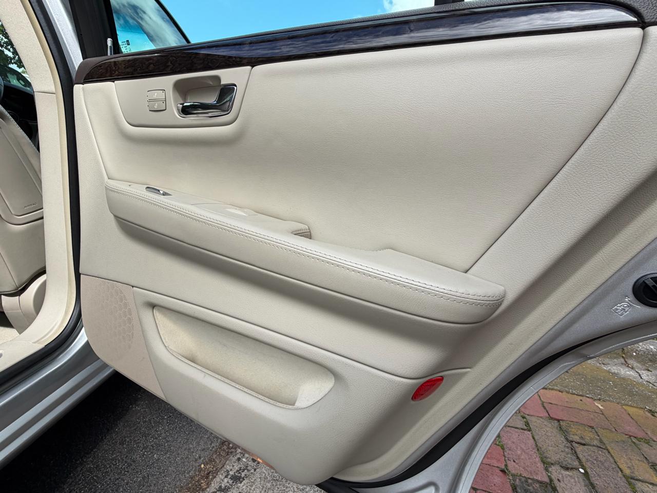 Cadillac DTS Luxury 2010