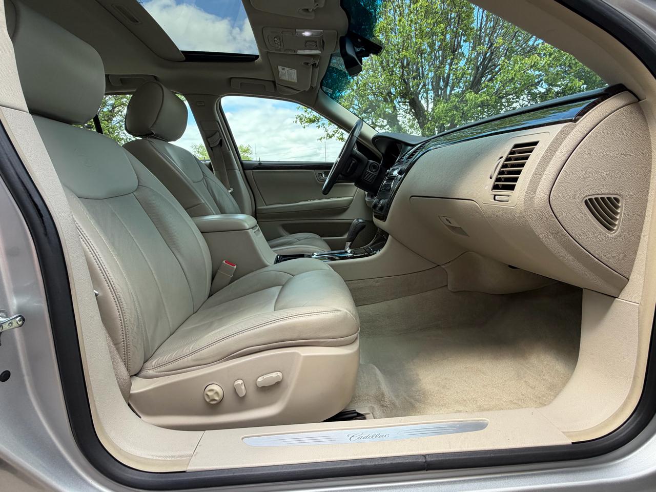 Cadillac DTS Luxury 2010