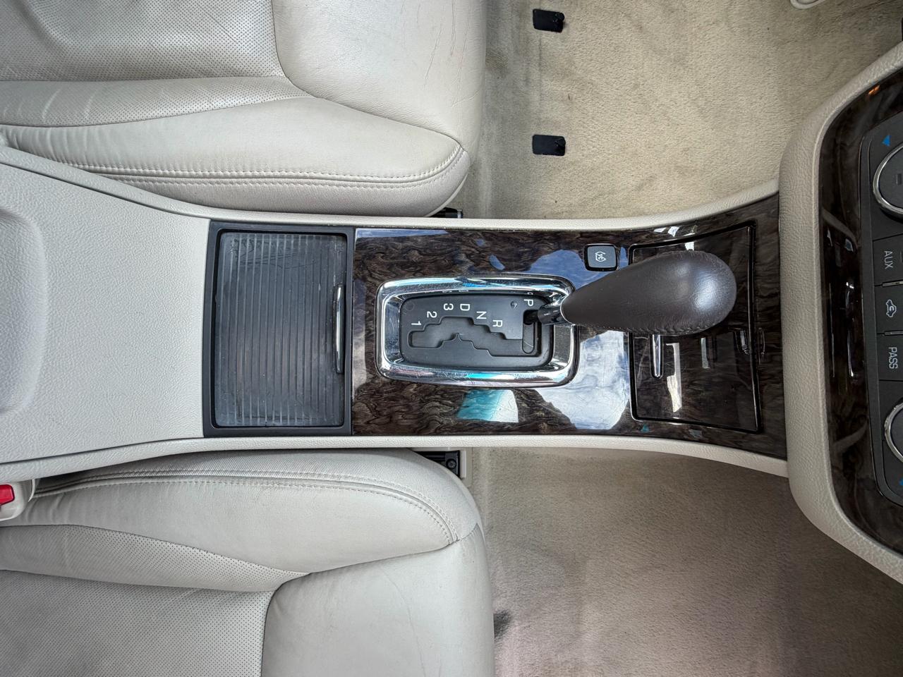 Cadillac DTS Luxury 2010