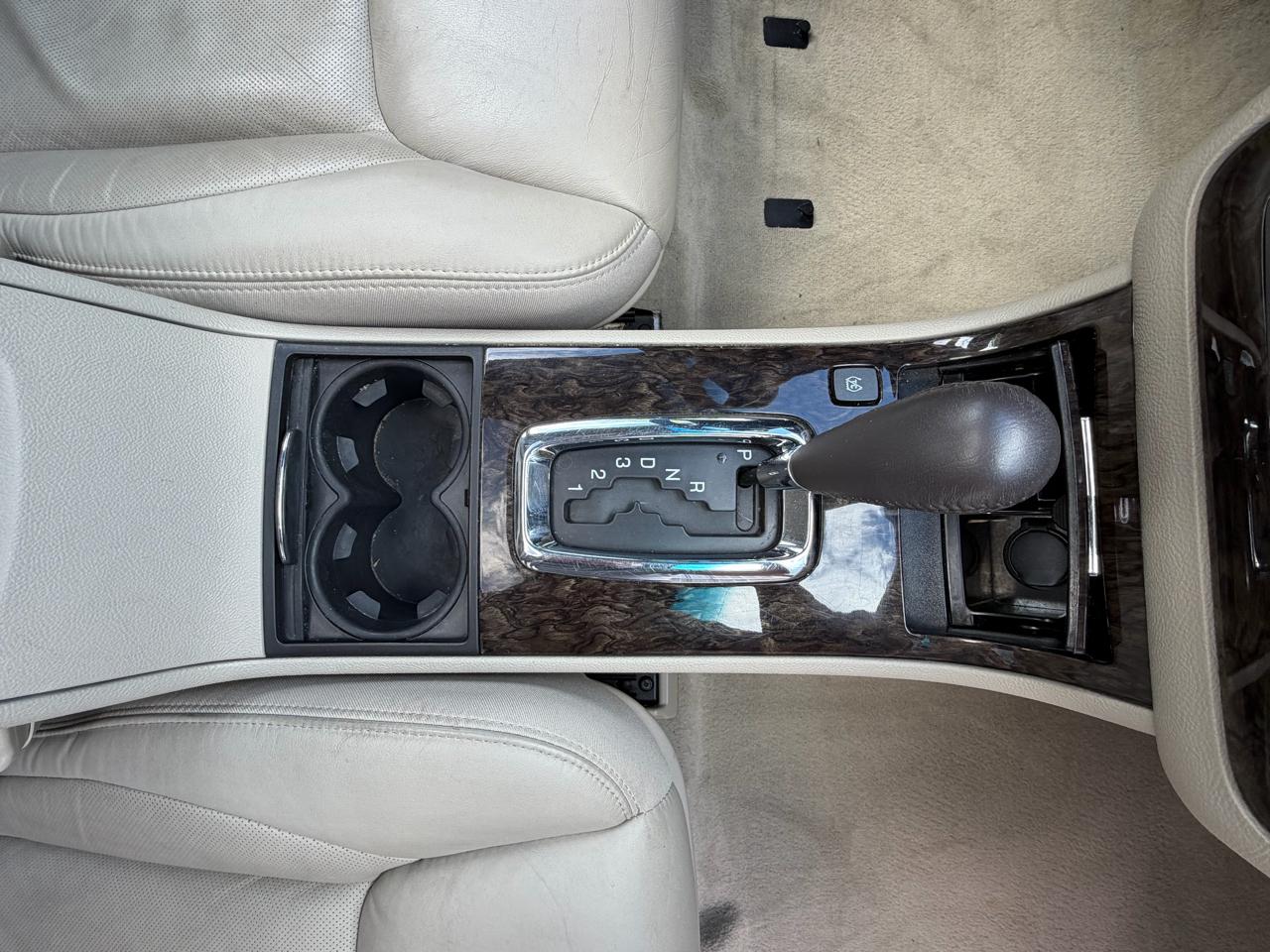 Cadillac DTS Luxury 2010